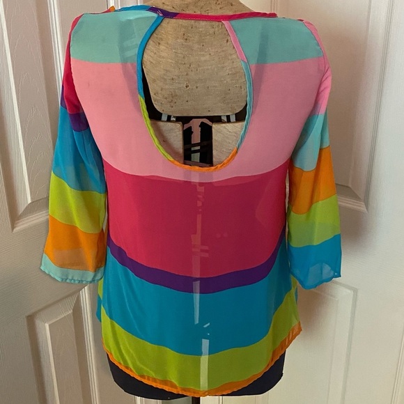Peaches n Cream Pink Blue Orange Sheer Striped Open Keyhole Back Top 3/4 Sleeve - Picture 4 of 6